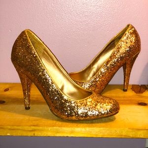 Gold sparkly Heels